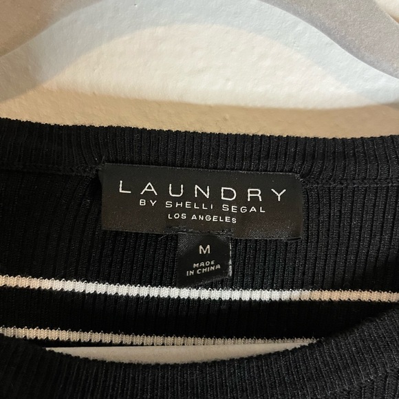 🖤 Laundry by Shelli Segal Ruffle Sleeve Striped Knit Top – Size M 🖤 - Picture 2 of 5